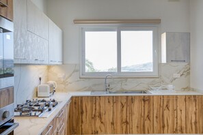 Refrigerador, microondas, horno y lavavajillas 