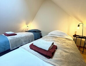 2 bedrooms, desk, free WiFi, bed sheets