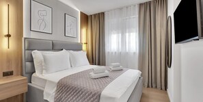 1 habitación, tabla de planchar con plancha y wifi gratis 