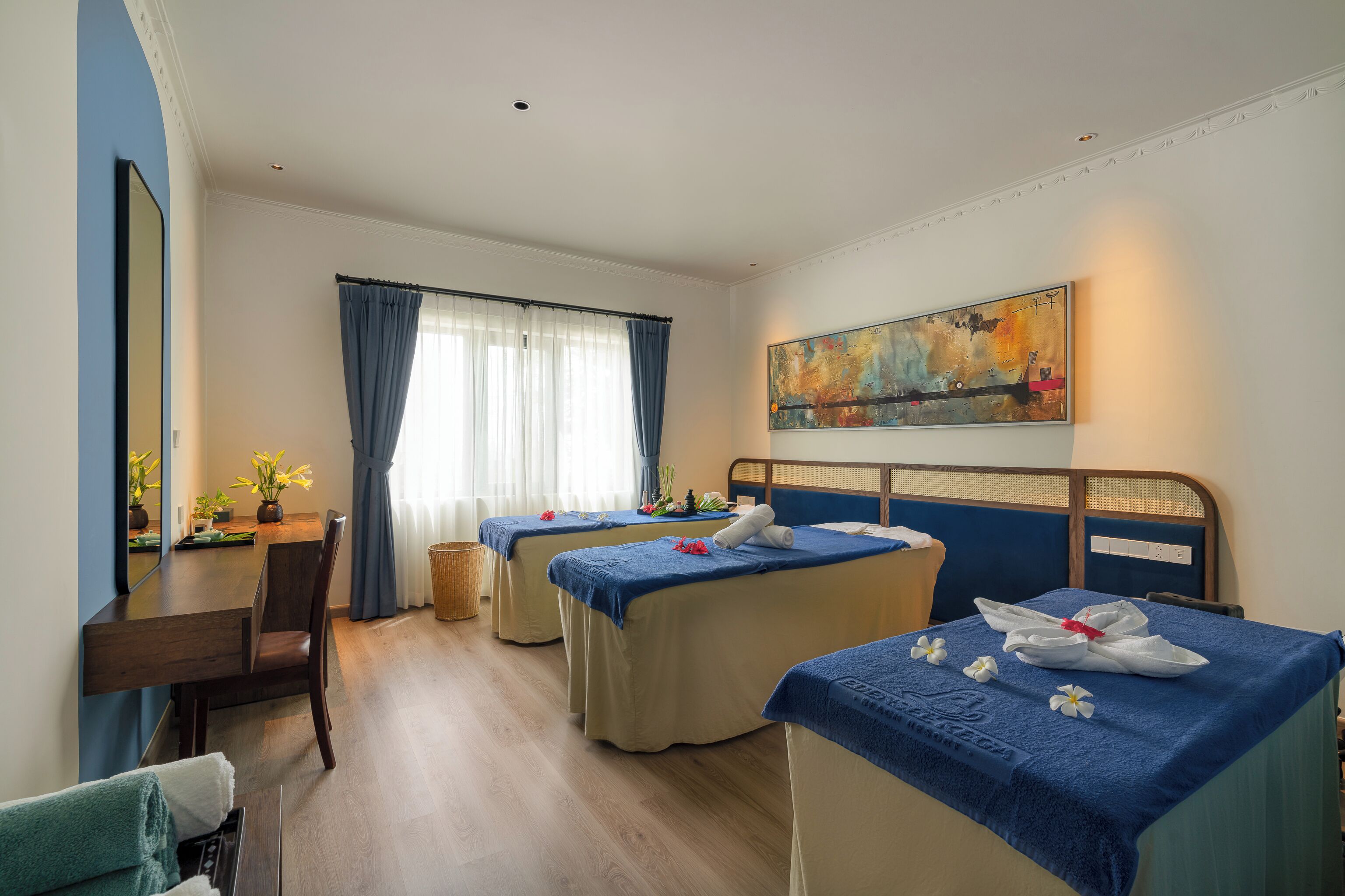 Sauna, steam room, hot stone massages, Swedish massages