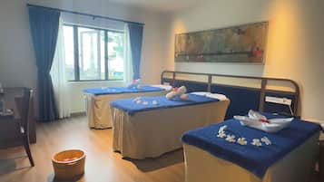 Bastu, ångbastu, massage med varma stenar och klassisk massage