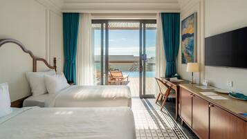 Egyptian cotton sheets, premium bedding, down comforters, minibar