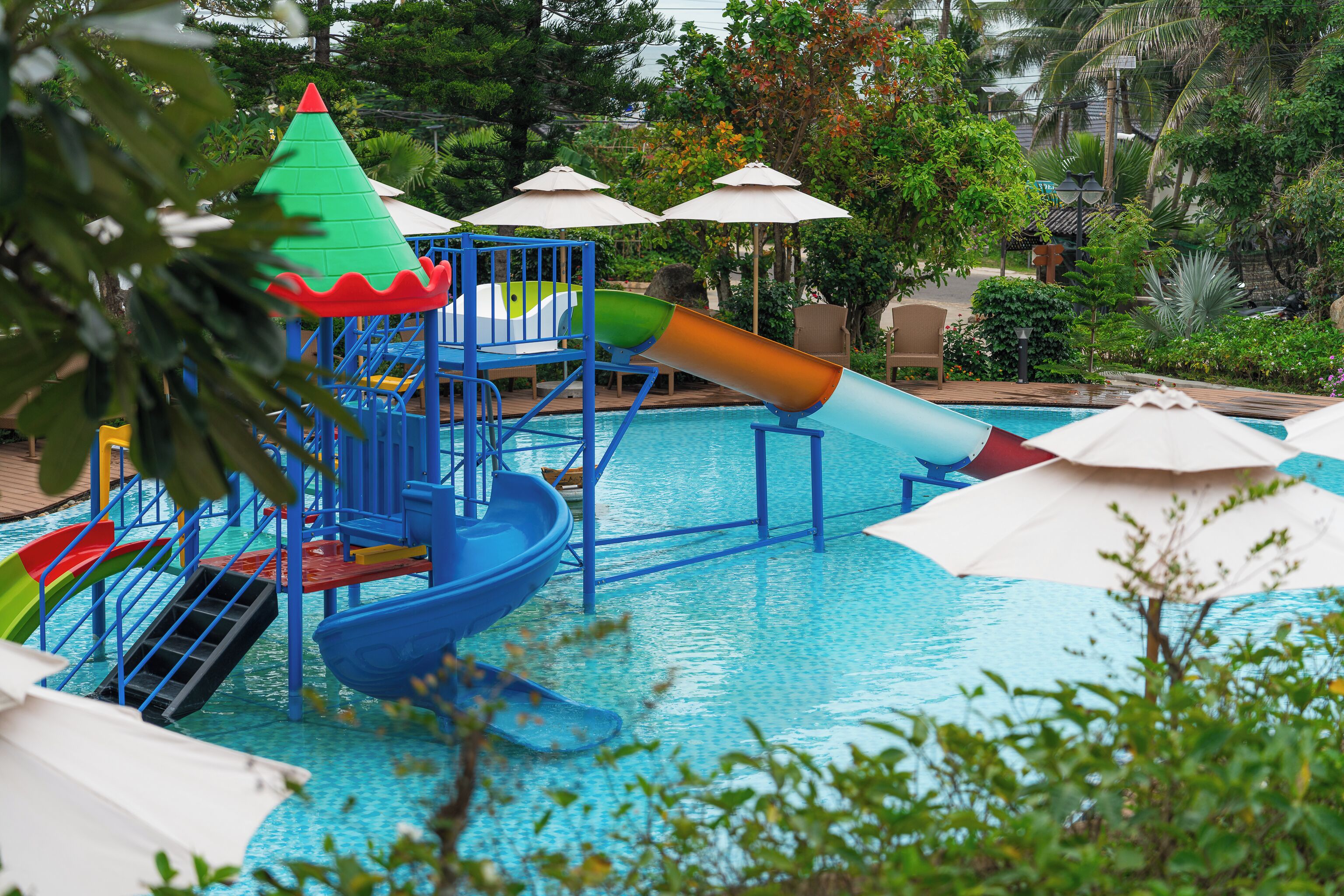 2 outdoor pools, pool umbrellas, sun loungers