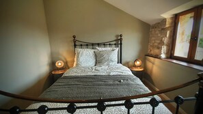 2 bedrooms, WiFi, bed sheets