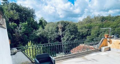 Vesper House Rome: cozy LR tourist accommodation in Monte Mario