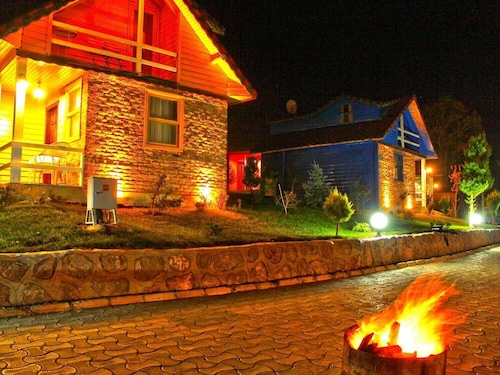 Simisso Kasaba Dağ Oteli