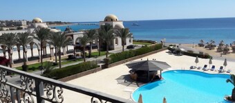 Palm Beach Piazza Beachfront Apartment