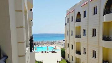 Apartment | Pool | Outdoor pool