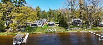 Loon Lodge - Super Cute, Lakefront, Bonfire Ring, and Private Dock!