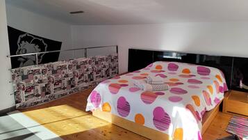 3 slaapkamers, een bureau, een strijkplank/strijkijzer, gratis wifi