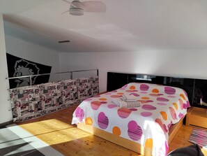 3 chambres, bureau, fer et planche à repasser, Wi-Fi gratuit