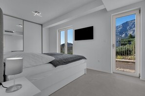 3 bedrooms, iron/ironing board, free WiFi