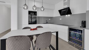 Private kitchen - Apartment DeLux with private pool (Tucepi)