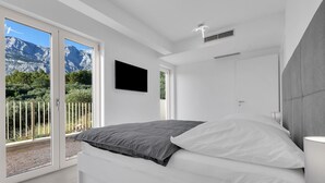 Room - Apartment DeLux with private pool (Tucepi)