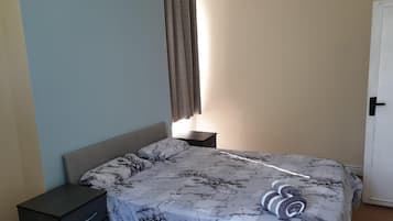 House | 5 bedrooms, free WiFi, bed sheets