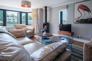 Een 32-inch smart-tv met kabelzenders