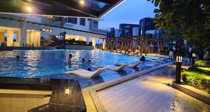 K Avenue with PS5, Pool View, Kids Playground and Private Balcony