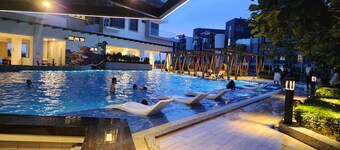 K Avenue with PS5, Pool View, Kids Playground and Private Balcony