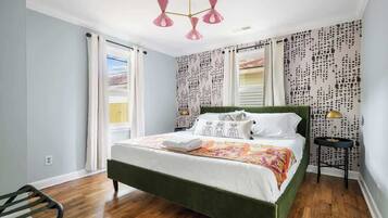 2 habitaciones, tabla de planchar con plancha, cuna de viaje y wifi