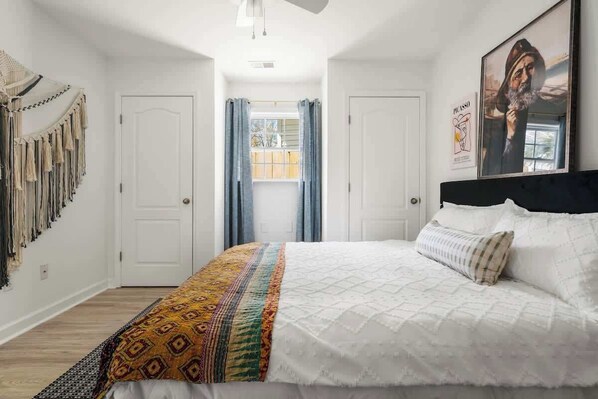 1 chambre, fer et planche à repasser, lit parapluie, Wi-Fi