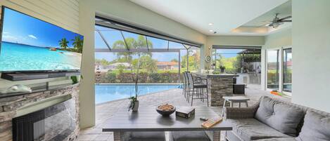 TV, fireplace, offices