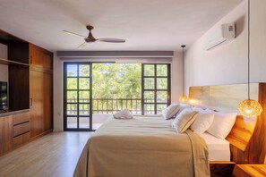 4 chambres, coffres-forts dans les chambres, bureau