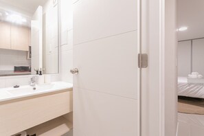 Shower, hair dryer, towels - Disfruta de lo mejor del Centro en nuestro Studio (Santiago)