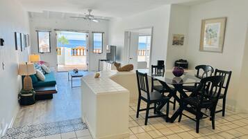 Biệt thự, 2 phòng ngủ, ban công, quang cảnh núi | Phòng ăn