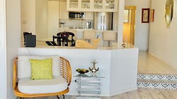 Villa, 2 Schlafzimmer, Balkon, Bergblick | Wohnzimmer