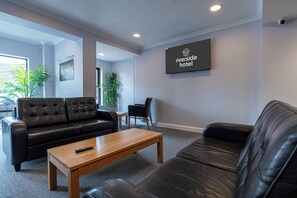 Lounge - Riverside Hotel (Cirencester)