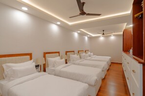 Camas com colchões de espuma com sistema de memória, cortinas blackout