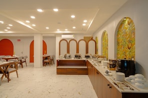 Daily buffet breakfast for a fee - Alokah Kashi (Varanasi)