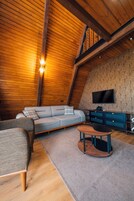 Bungalow familiar, 2 habitaciones, patio, vistas al lago | Escritorio y espacio para trabajar con un portátil