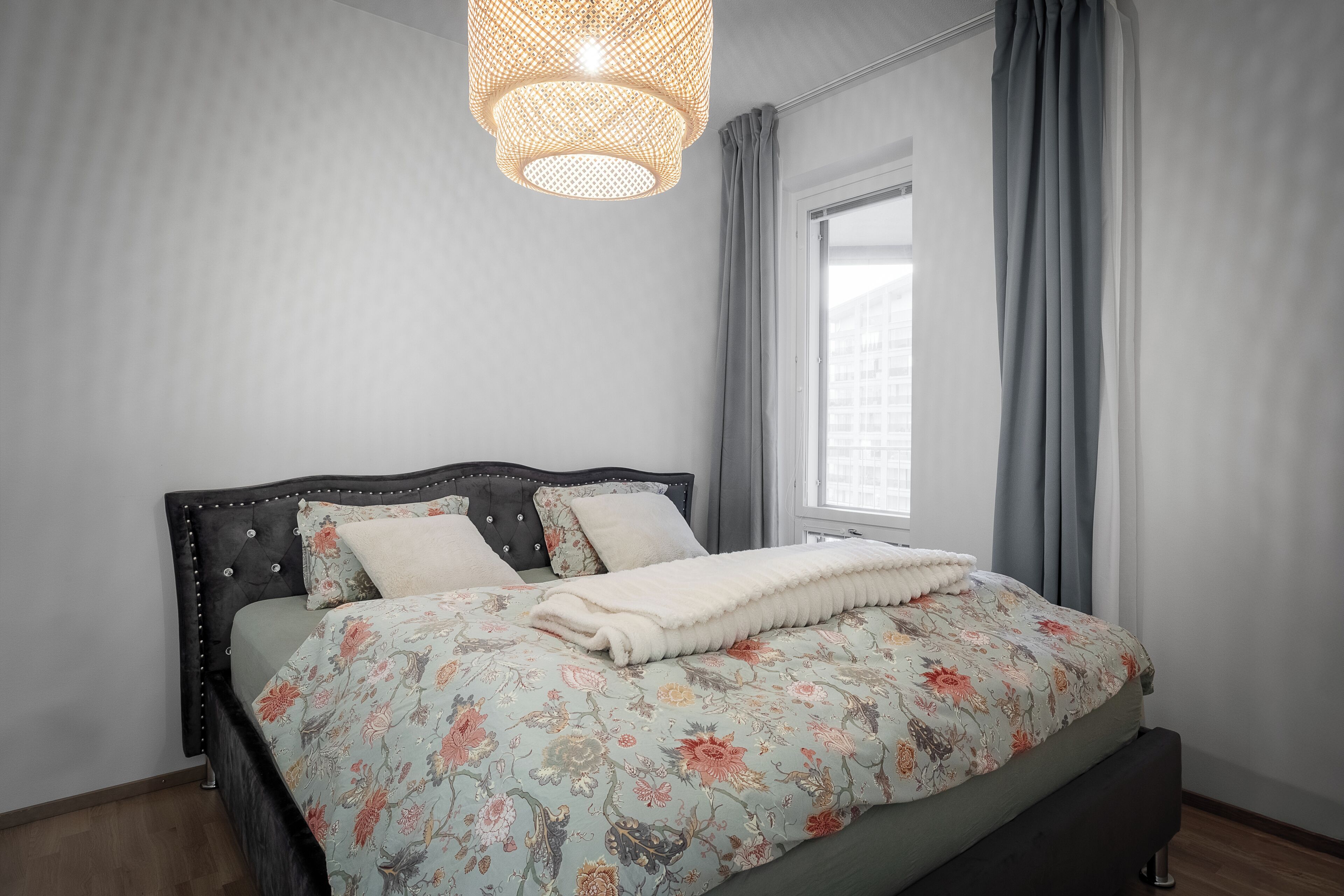 1 bedroom, desk, iron/ironing board, WiFi