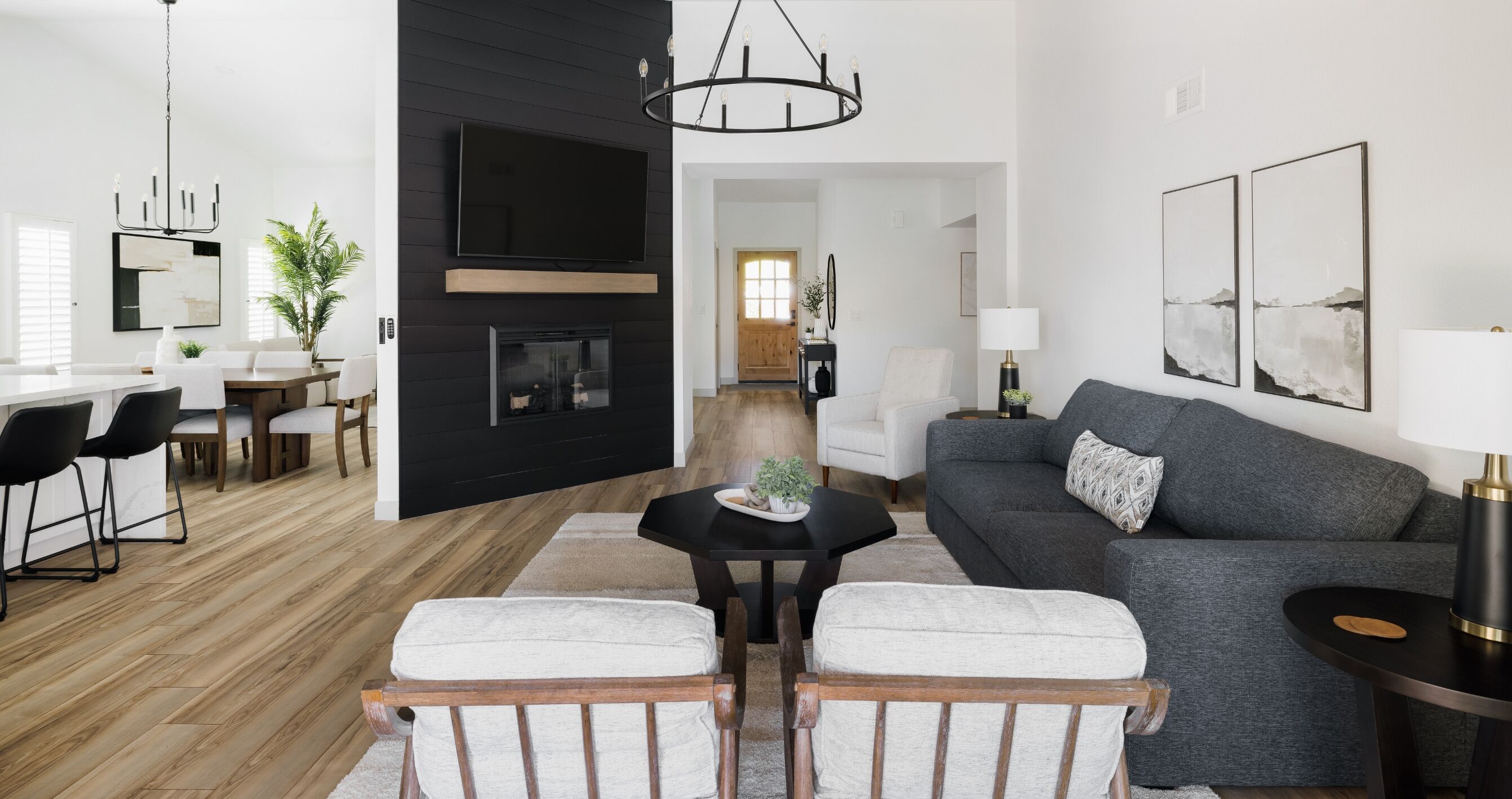 TV, fireplace