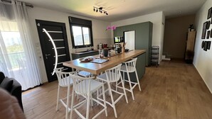 Dining - Longanea 2 (Saint Pierre)