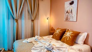 2 Schlafzimmer, BĂŒgeleisen/BĂŒgelbrett, Internetzugang, BettwĂ€sche