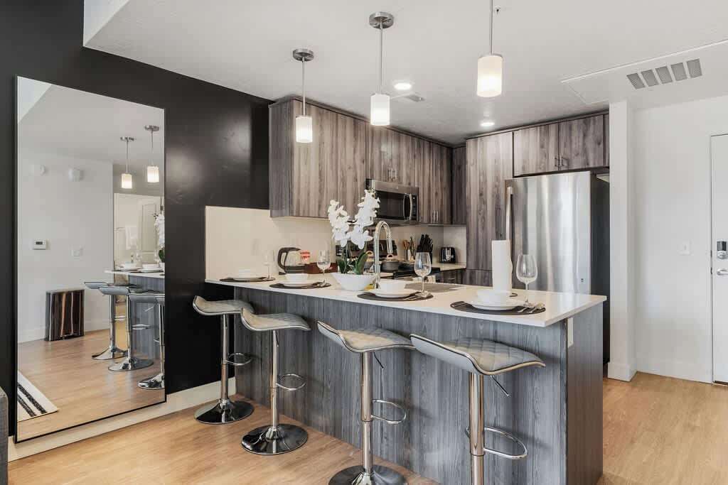 雪櫃、微波爐、焗爐、爐具