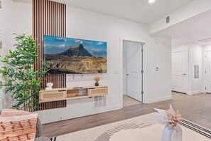 Interior - 1BR Escape w/ Gym, Walk to Temple Square (Salt Lake City)