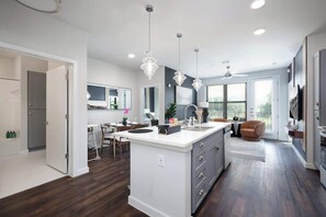 Interior - Cozy 2BR-Best NYE Firewrks View!Near Twrs of Amrca (San Antonio)