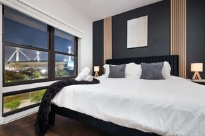 2 bedrooms, iron/ironing board, travel crib, WiFi - Chic 2BR-Best NYE Firewrks View!Near Twrs of Amrca (San Antonio)