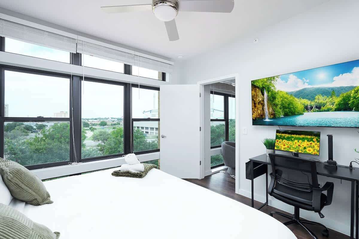 1 bedroom, iron/ironing board, travel crib, WiFi