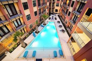Pool - Snug 1BR w/ Gym, Parking Near Rvrwalk & Dome (San Antonio)