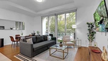 Televisión, oficina