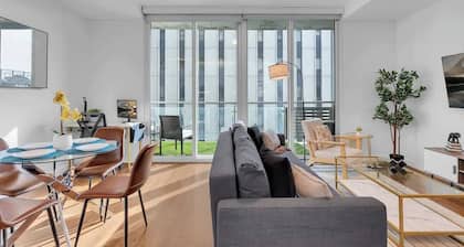 Stylish 1BR Retreat + Gym Near Downtown Tulsa