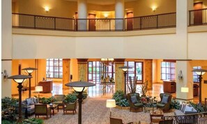 Lobby - Bright & Airy 1BD in Tulsa with Onsite Gym (Tulsa)