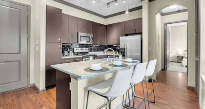 Cozy 2BR Near BOK Center-Gym, Pool, Pet Frndly