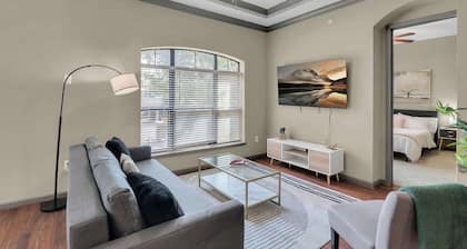 Cozy 2BR- Pool,Gym,Parkng,Near BOK Ctr&Arts Dstrct