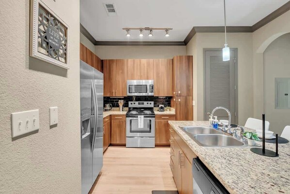 Fridge, microwave, oven, stovetop