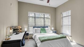 2 bedrooms, desk, iron/ironing board, WiFi